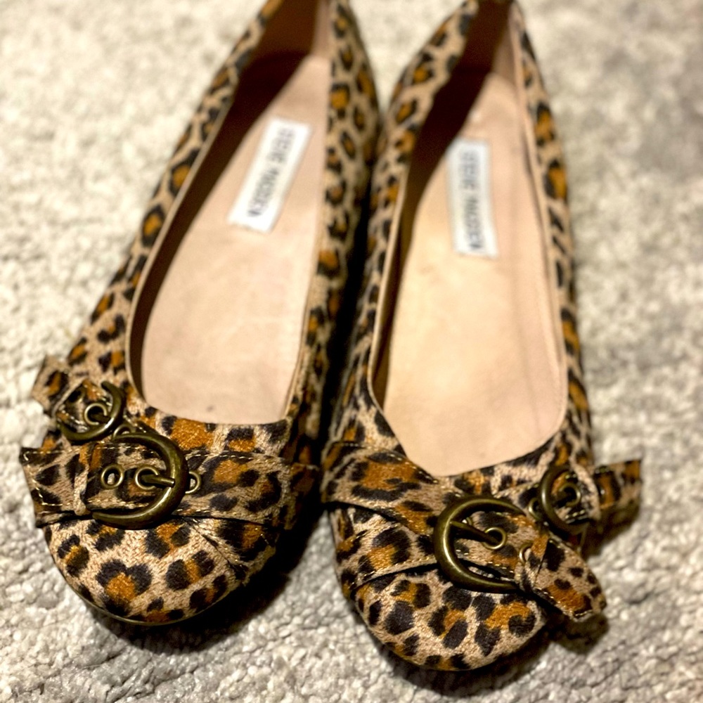 Steve Madden Leopard Flats, size 37